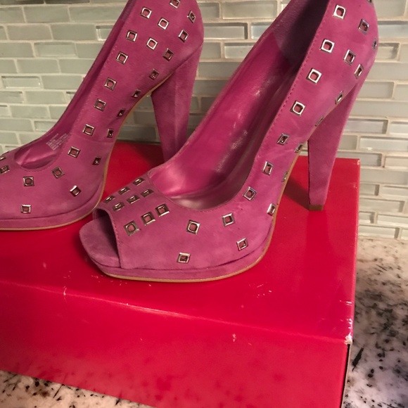BCBG New Razzrush Suede Platform Peep Toe - Picture 3 of 8